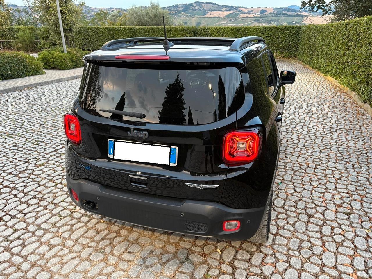 J Renegade 1.3Hyb. 4xe L-Lock Trailh 240 P-In 2021