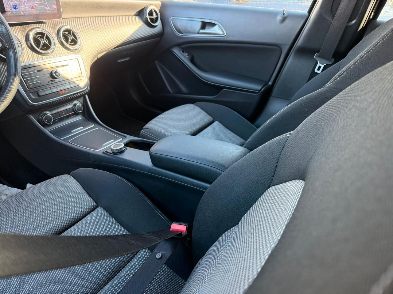 Mercedes-benz GLA 180 d Automatic Business