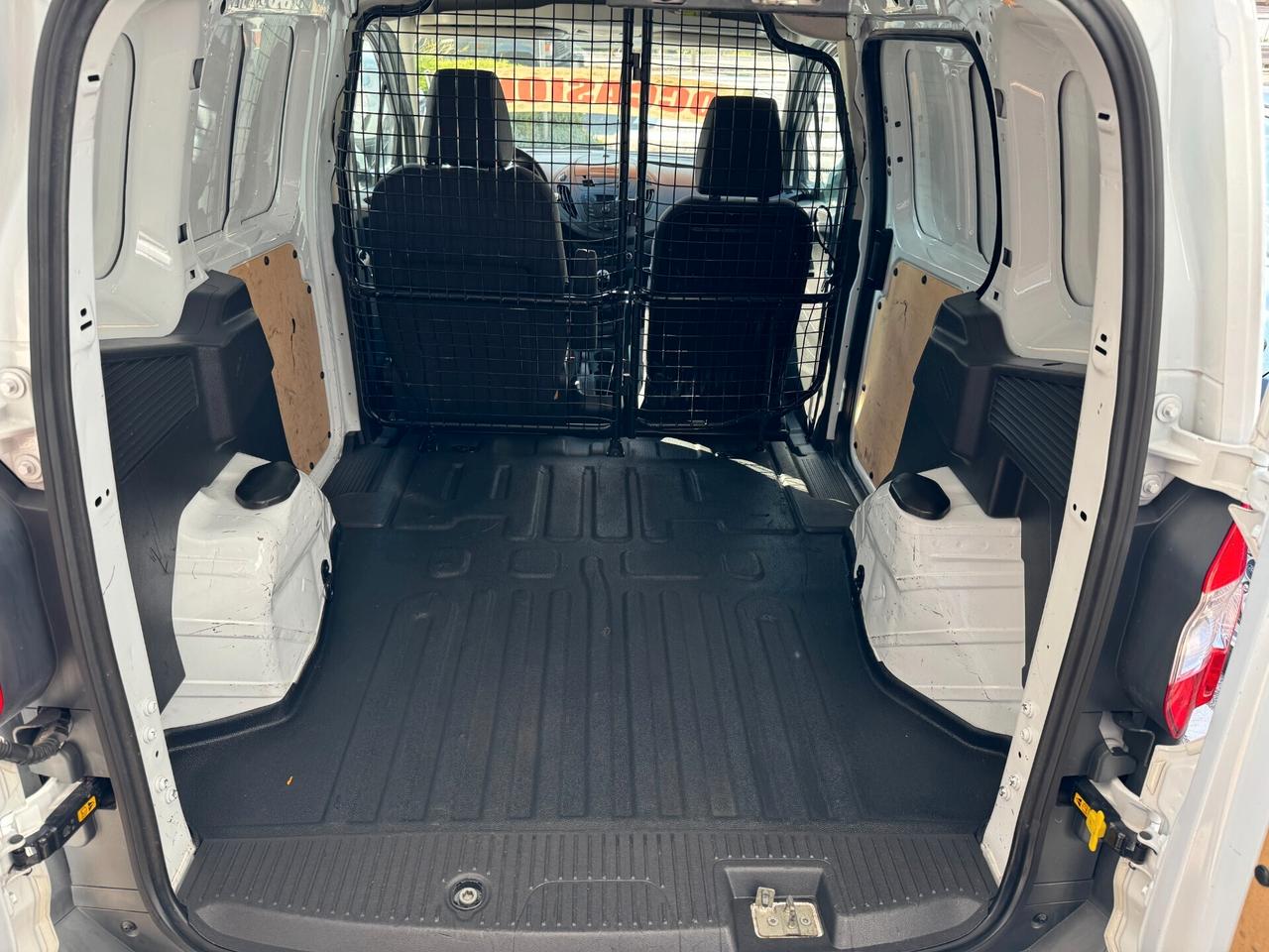 Ford Transit Courier 2017