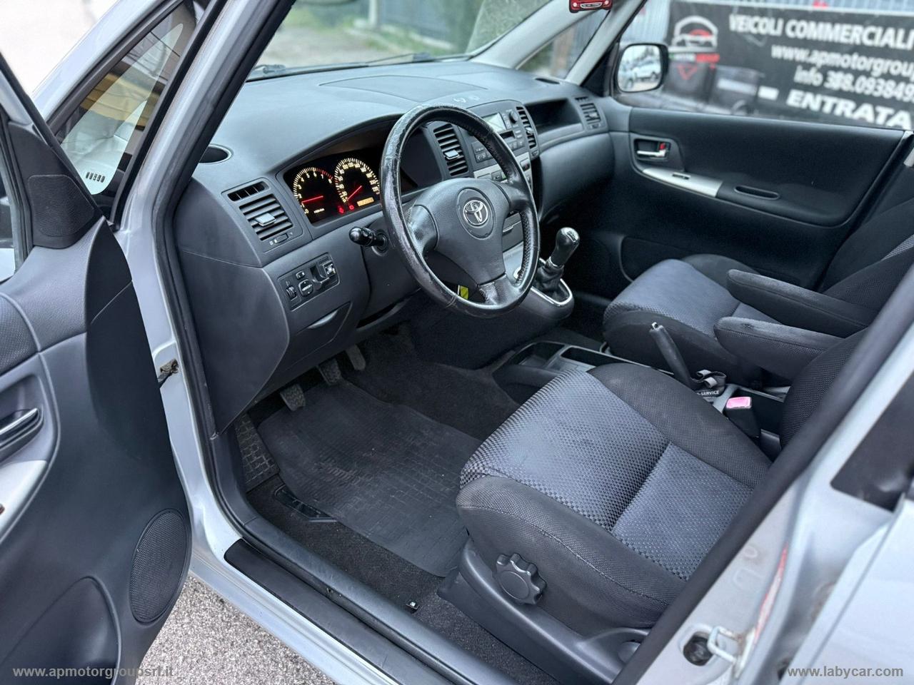 TOYOTA Corolla Verso 2.0 16V D-4D Sol