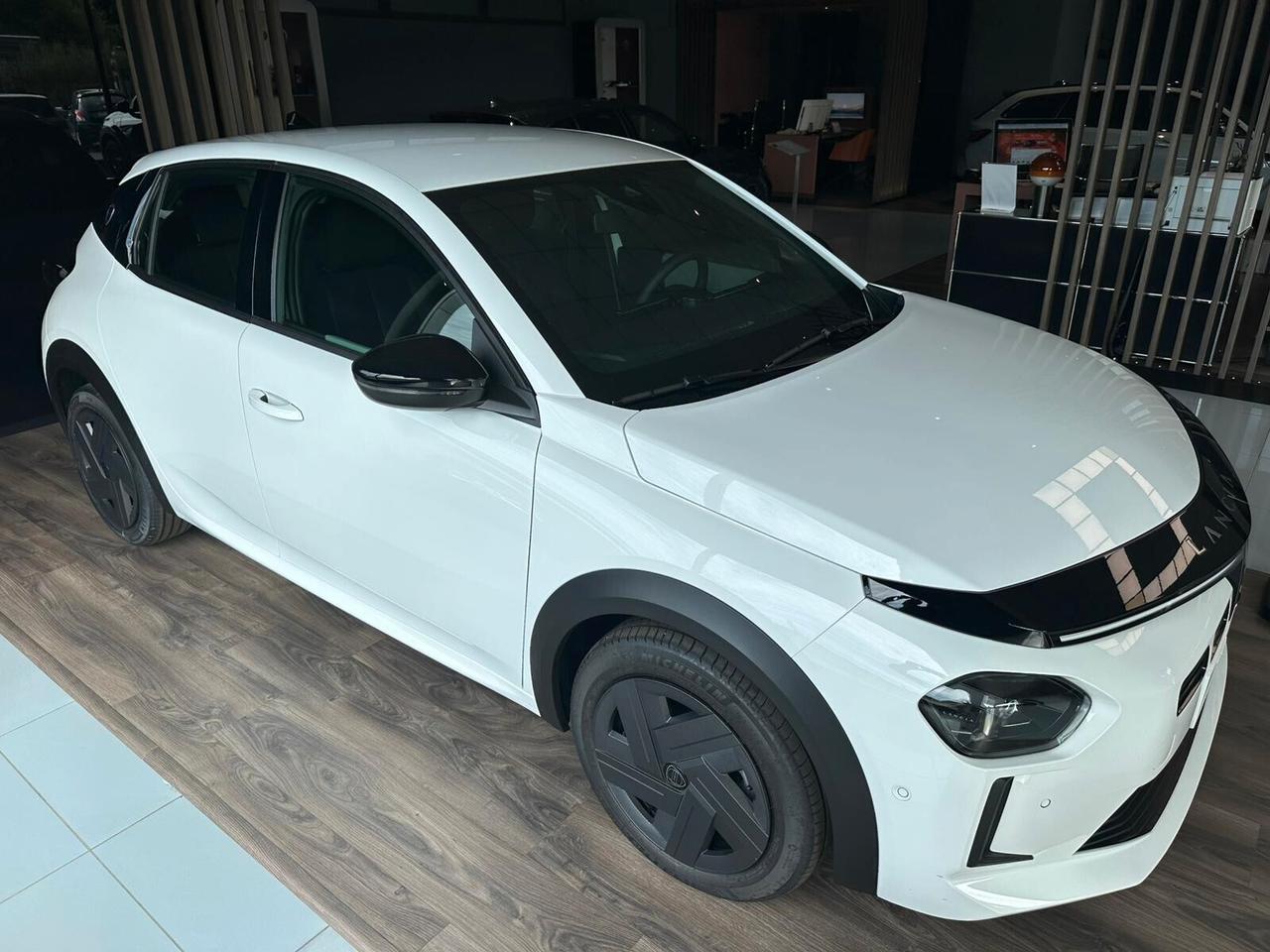 Lancia Ypsilon Hybrid e-DCT