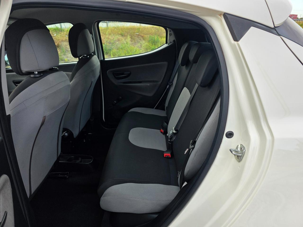 Lancia Ypsilon 1.2 69 CV 5 porte GPL Ecochic Silver