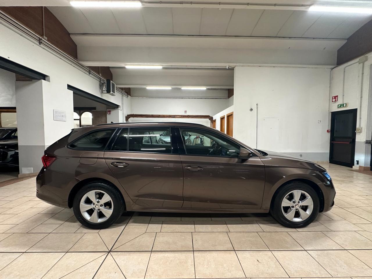 Skoda Octavia WAGON AMBITION 2.0 TDI DSG *CARPLAY*NAVI