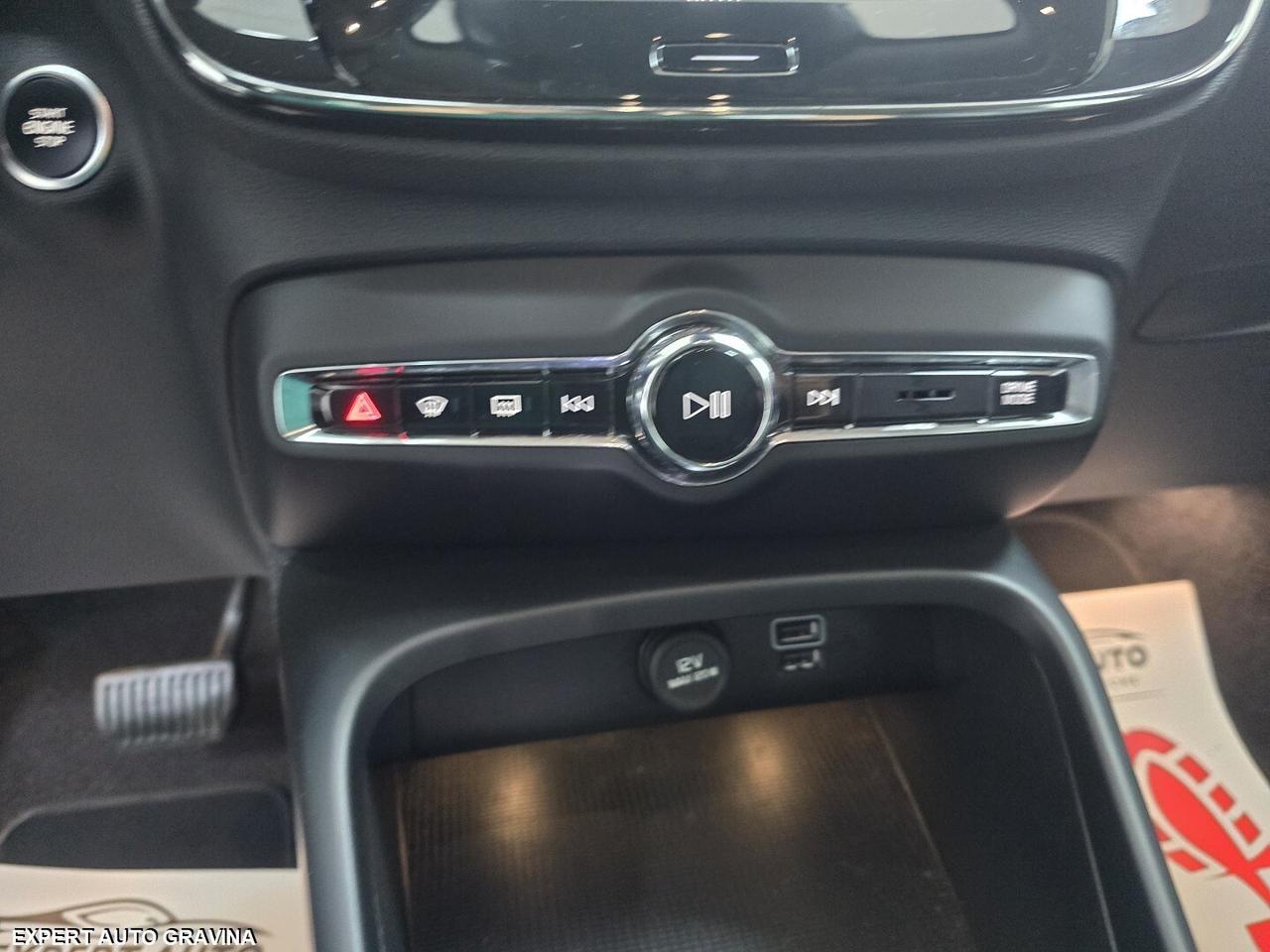 VOLVO XC40 INSCRIPTION PLUG-IN