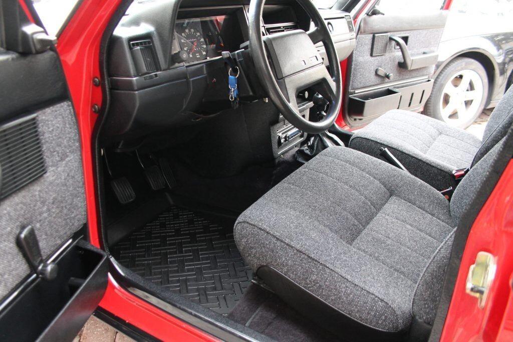 VOLVO 240 2.0 cat Station Wagon Polar