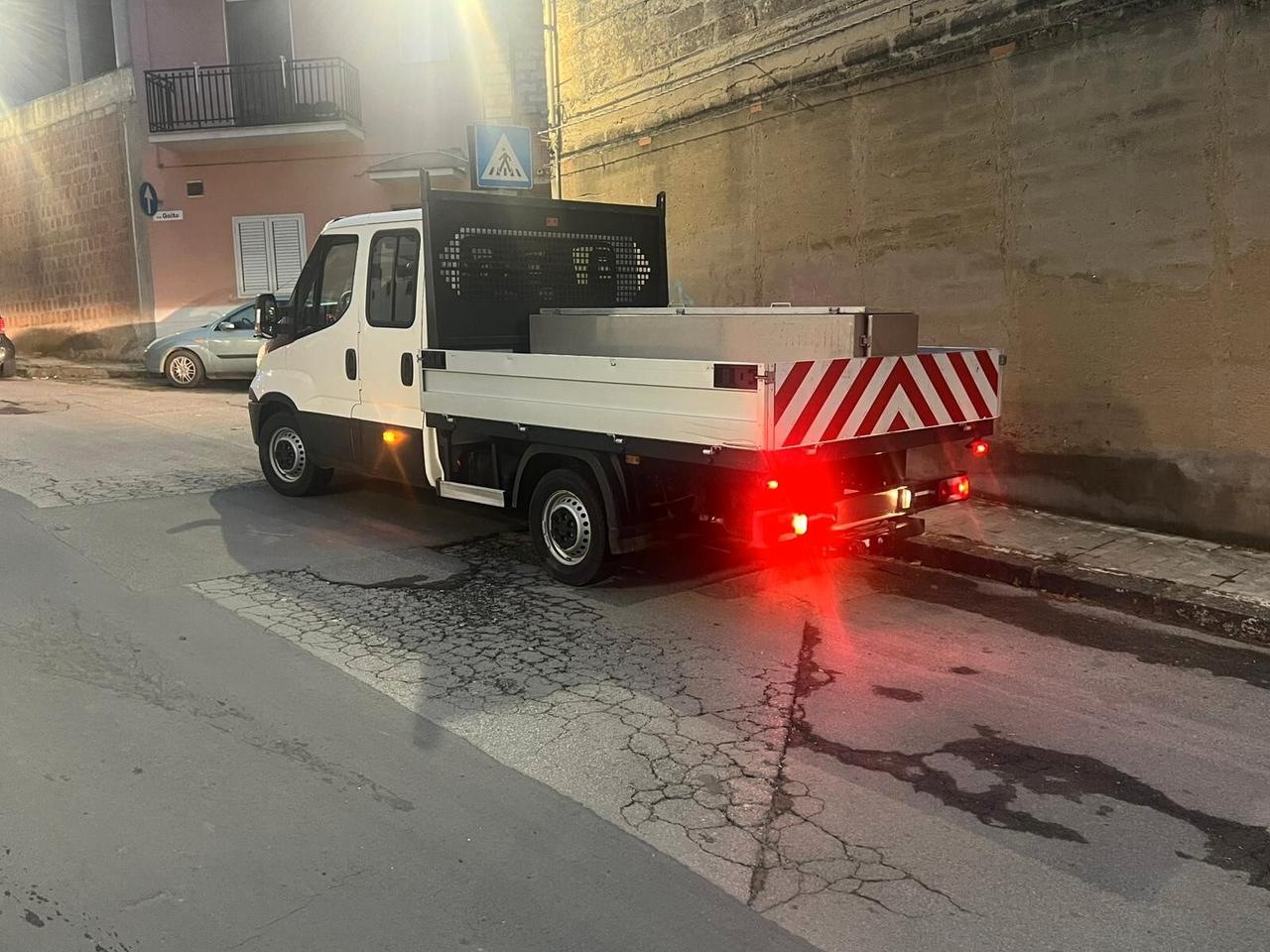 IVECO DAILY 2.3 TDCI 7 POSTI
