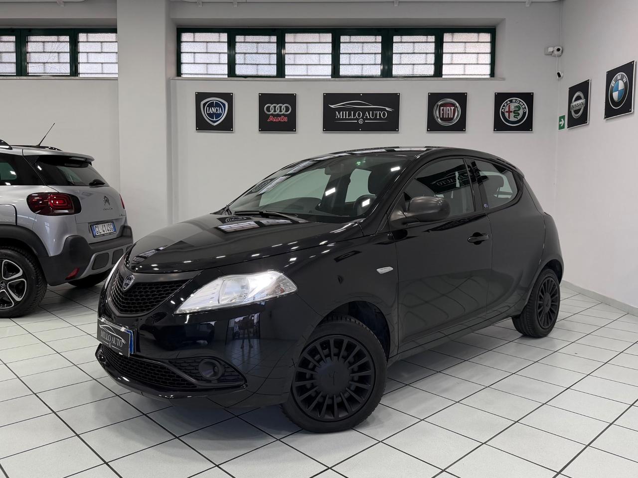 Lancia Ypsilon 1.2 69 CV 5 porte GPL Ecochic Black and Noir