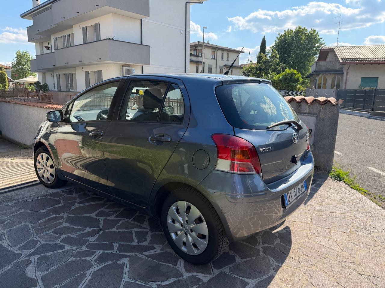 Toyota Yaris 1.0 5 porte Sol