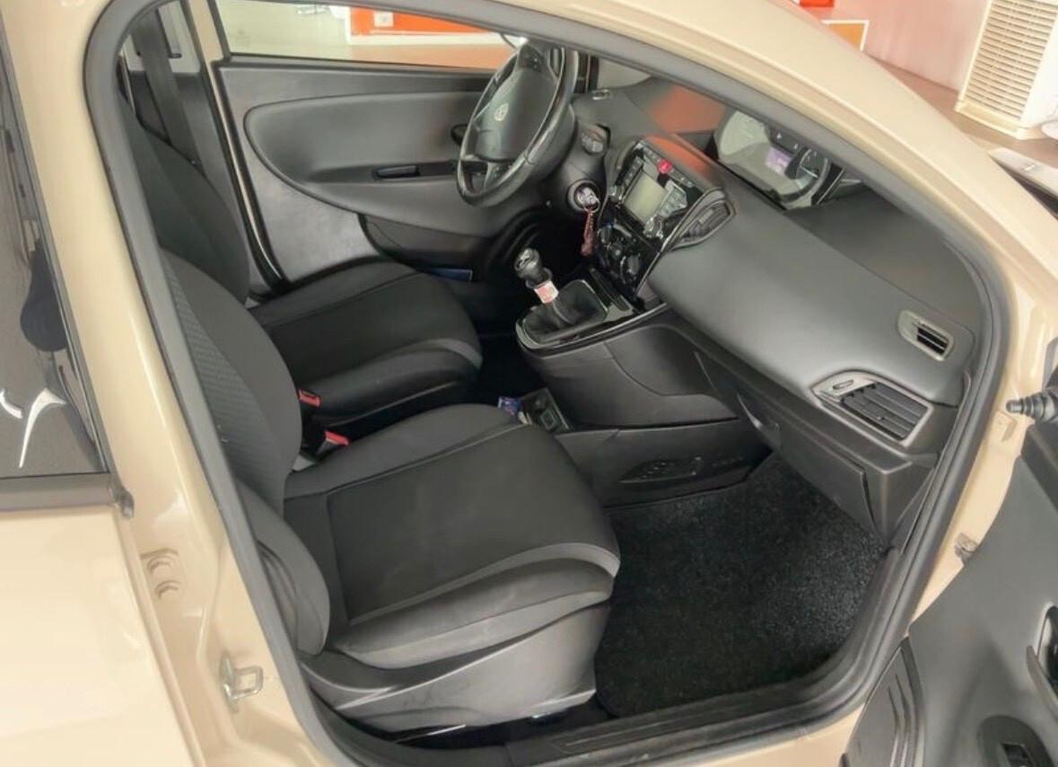 Lancia Ypsilon 1.2 69 CV Silver Solo 58.750 km Ideale Neopatentati