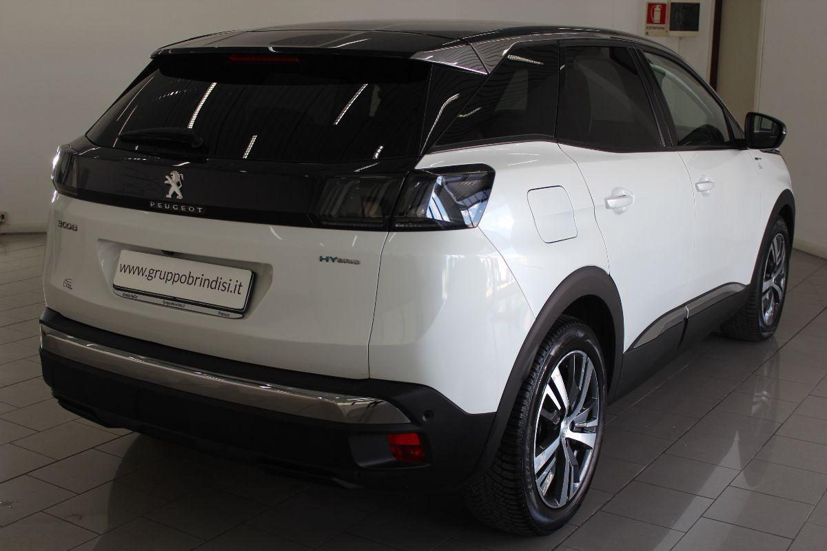 PEUGEOT - e-3008