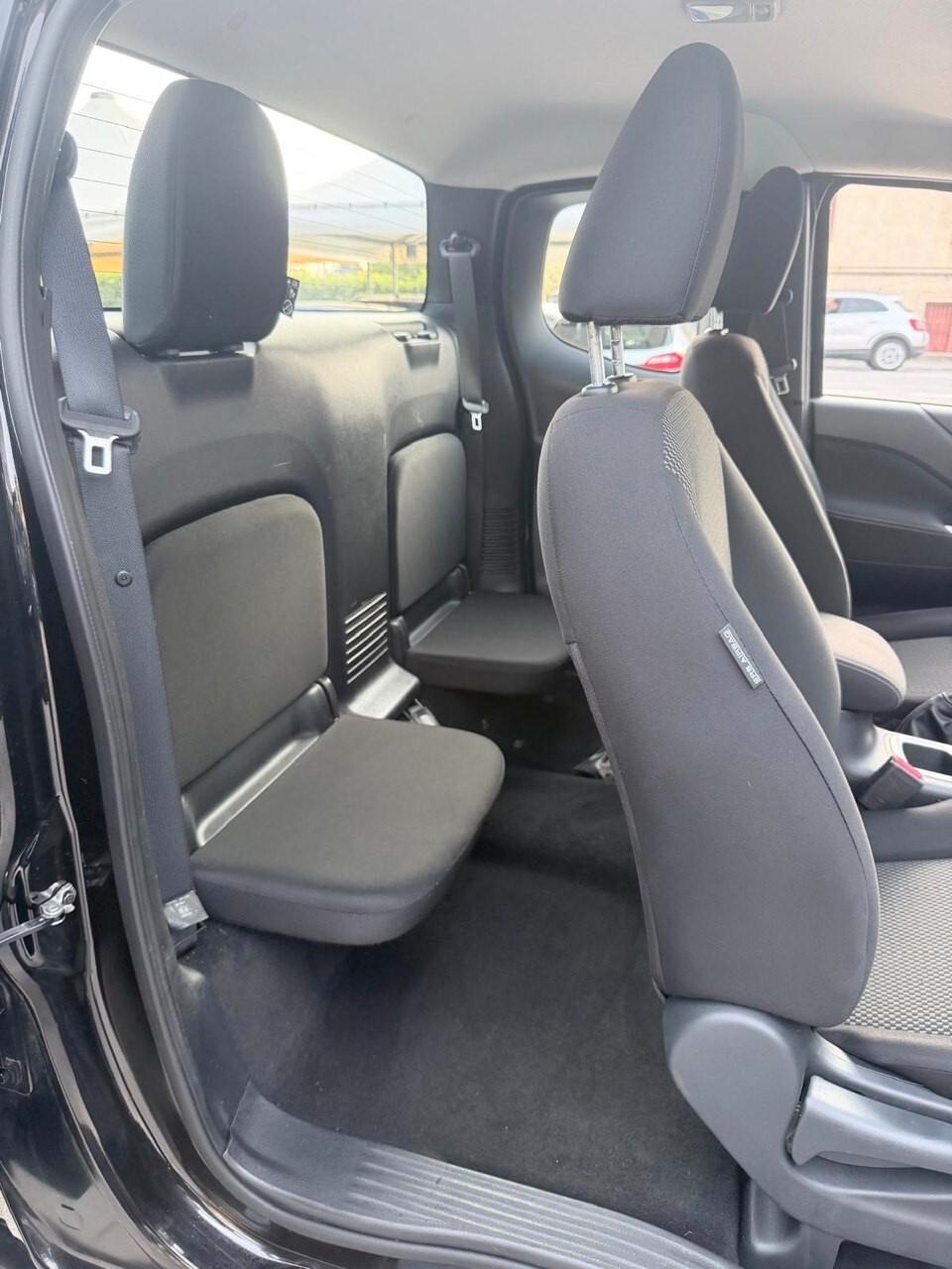 Nissan Navara 2.3 dCi 4WD King Cab Acenta