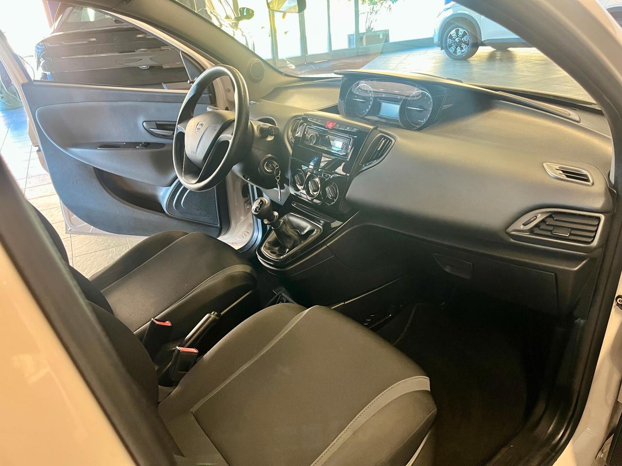 Lancia Ypsilon 1.2 69 CV 5 porte Gold