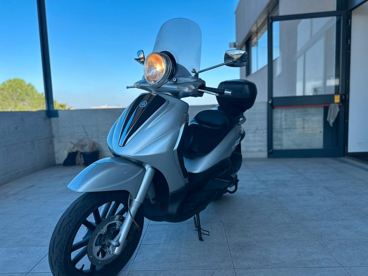 Piaggio Beverly 250