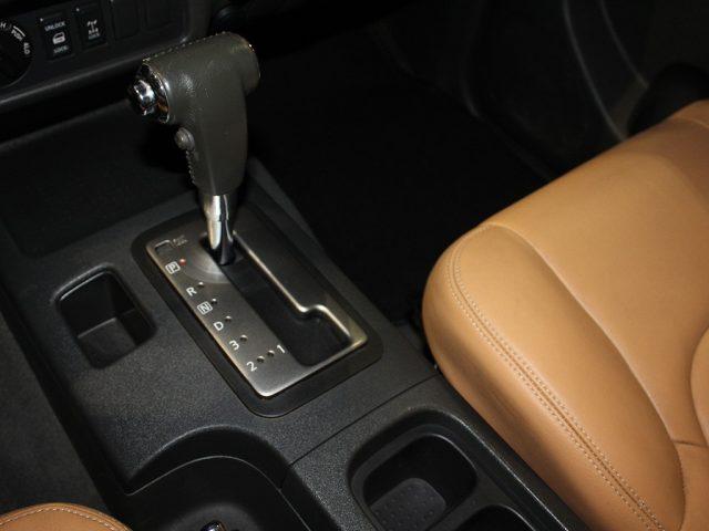 NISSAN Navara 2.5 dCi 4 porte Double Cab LE