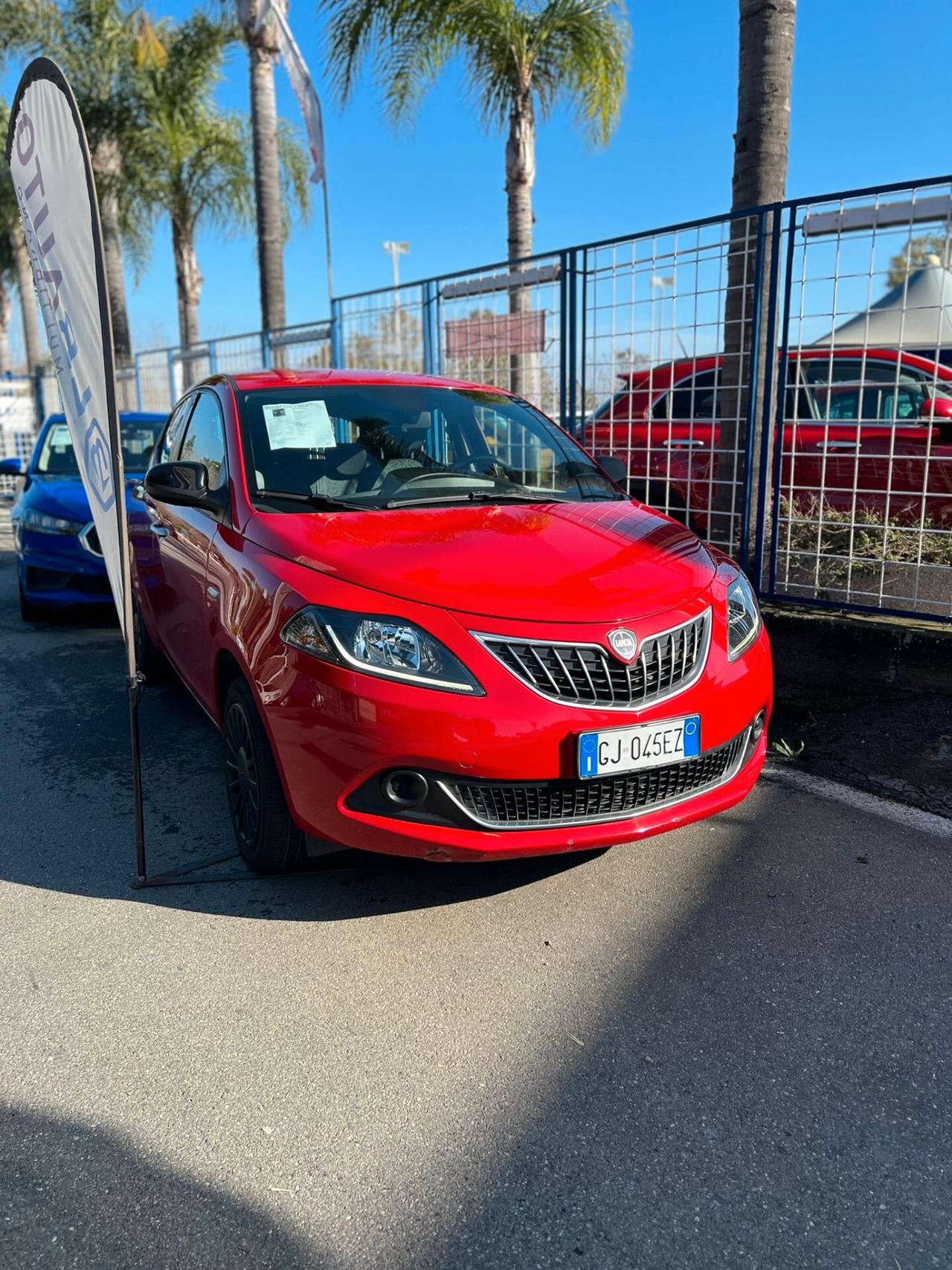 Lancia Ypsilon 1.0 FireFly 5 porte S&S Hybrid Ecochic A. Ferretti