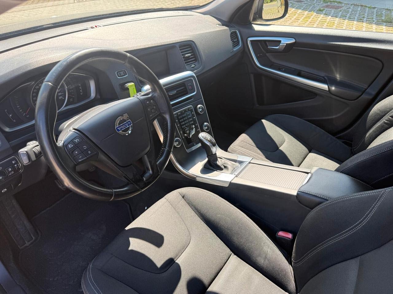 Volvo V60 D2 Geartronic Summum