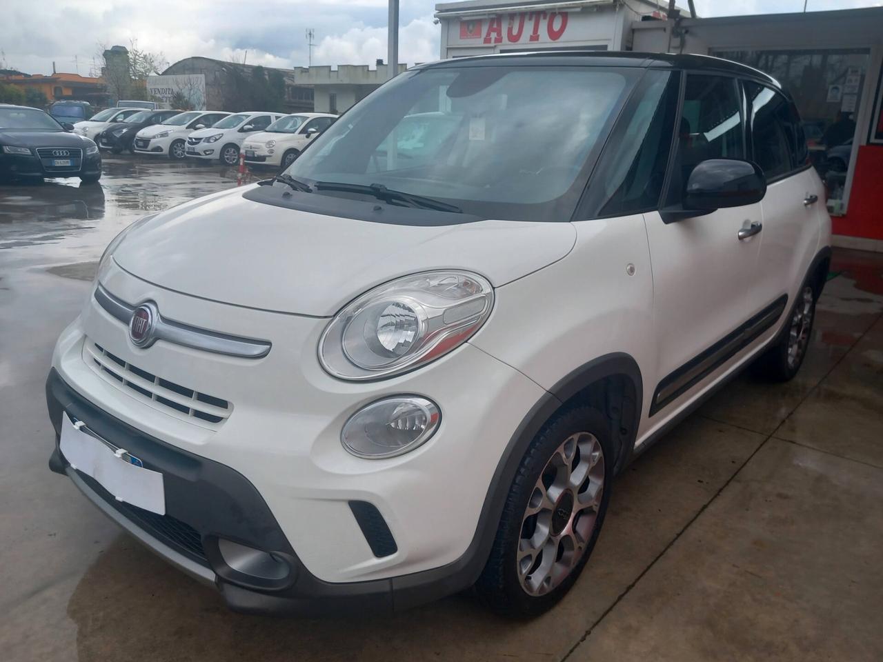 Fiat 500L 1.3 Multijet 95 CV Trekking TETTO NAVI RETROCAMERA SENSORI R 17 AUTOMATICA F 1 AL VOLANTE
