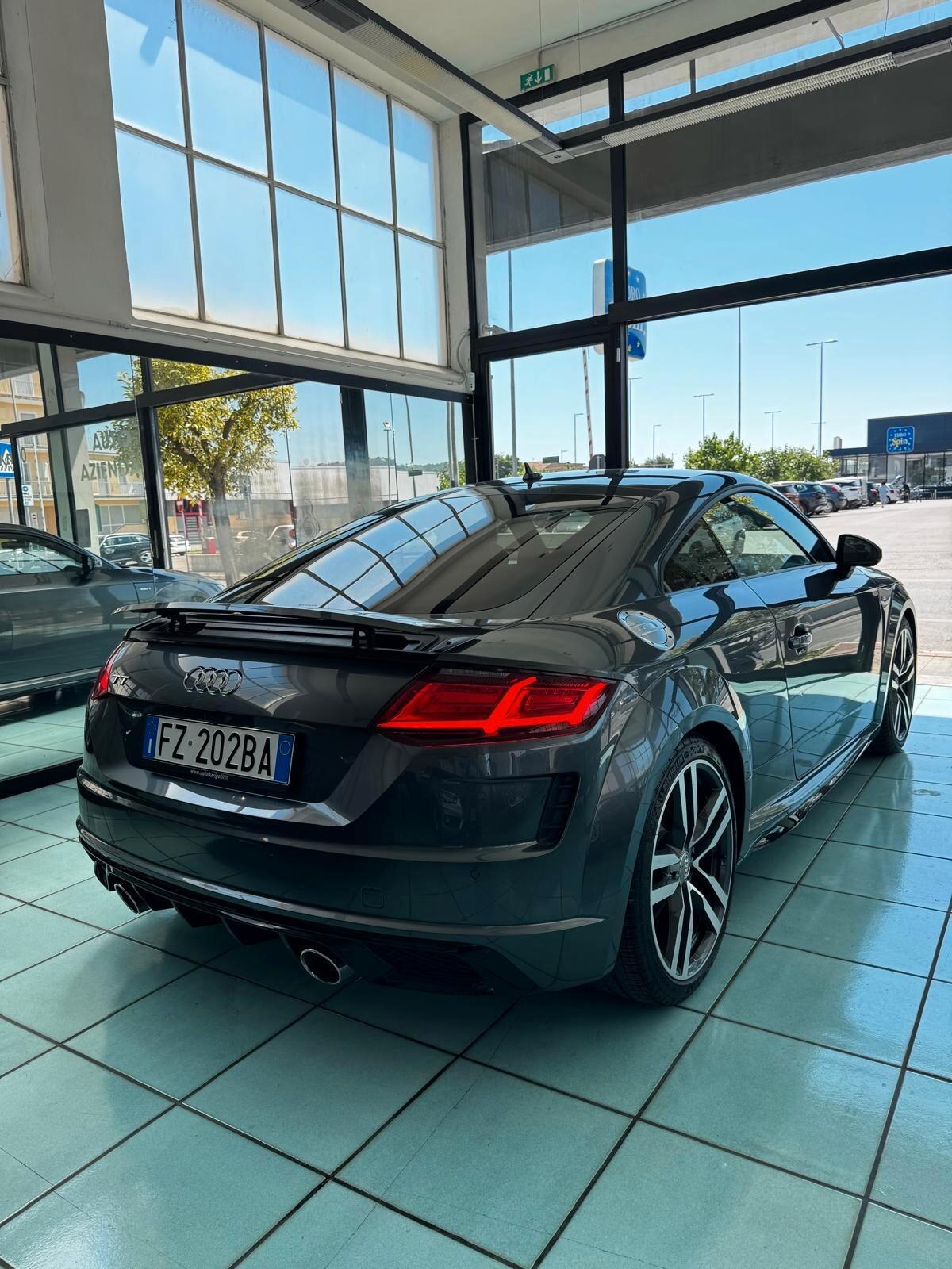 Audi TT Coupé 40 TFSI S tronic Sline