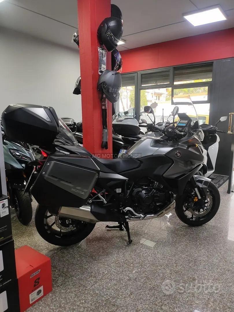 Honda nt 1100 +0maggi0 casco+rate+permute+garanzia