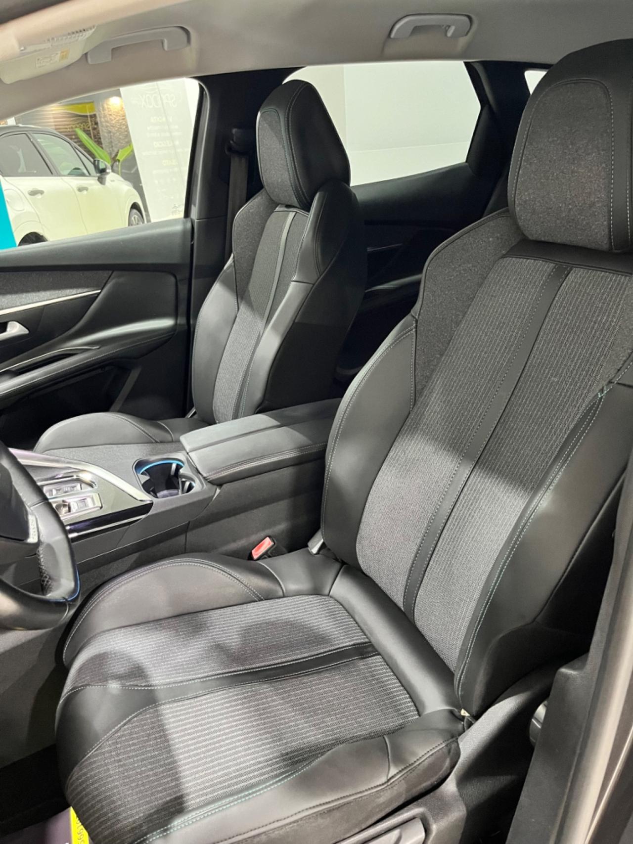 PEUGEOT 3008 ALLURE *FULL LED *KM CERTIFICATI *UNICOPROPRIETARIO