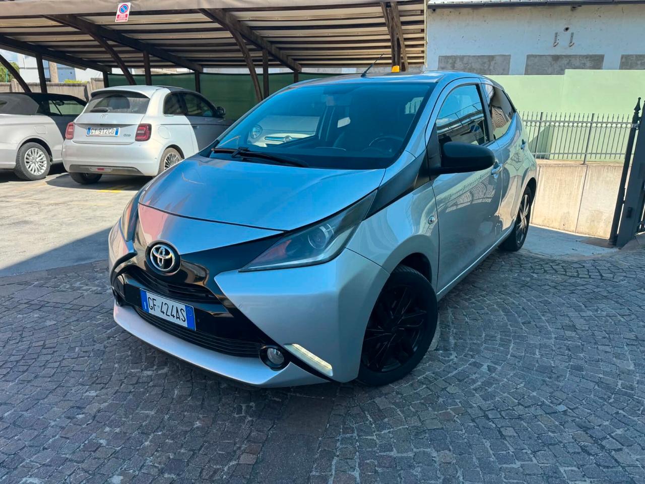 Toyota Aygo 1.0 VVT-i 69 CV 5 porte x-cool