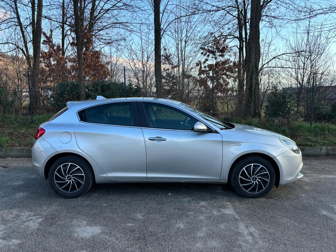 Alfa Romeo Giulietta 1.6 JTD 105 CV GANCIO TRAINO