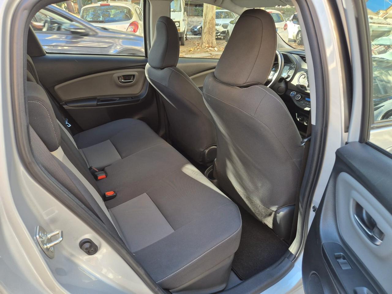 Toyota Yaris 1.5 Hybrid 5 porte Business