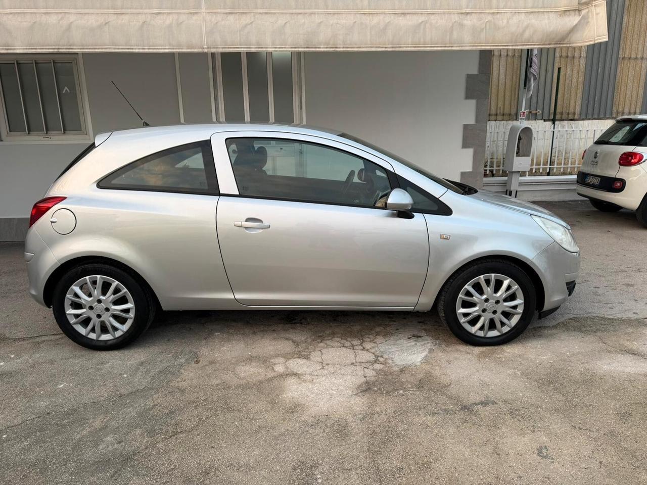 Opel Corsa 1.2 3 porte Enjoy GPL