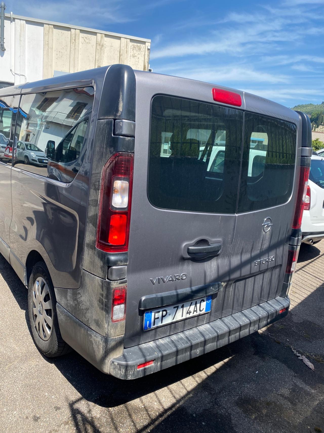 Opel vivaro 9 posti non marciante