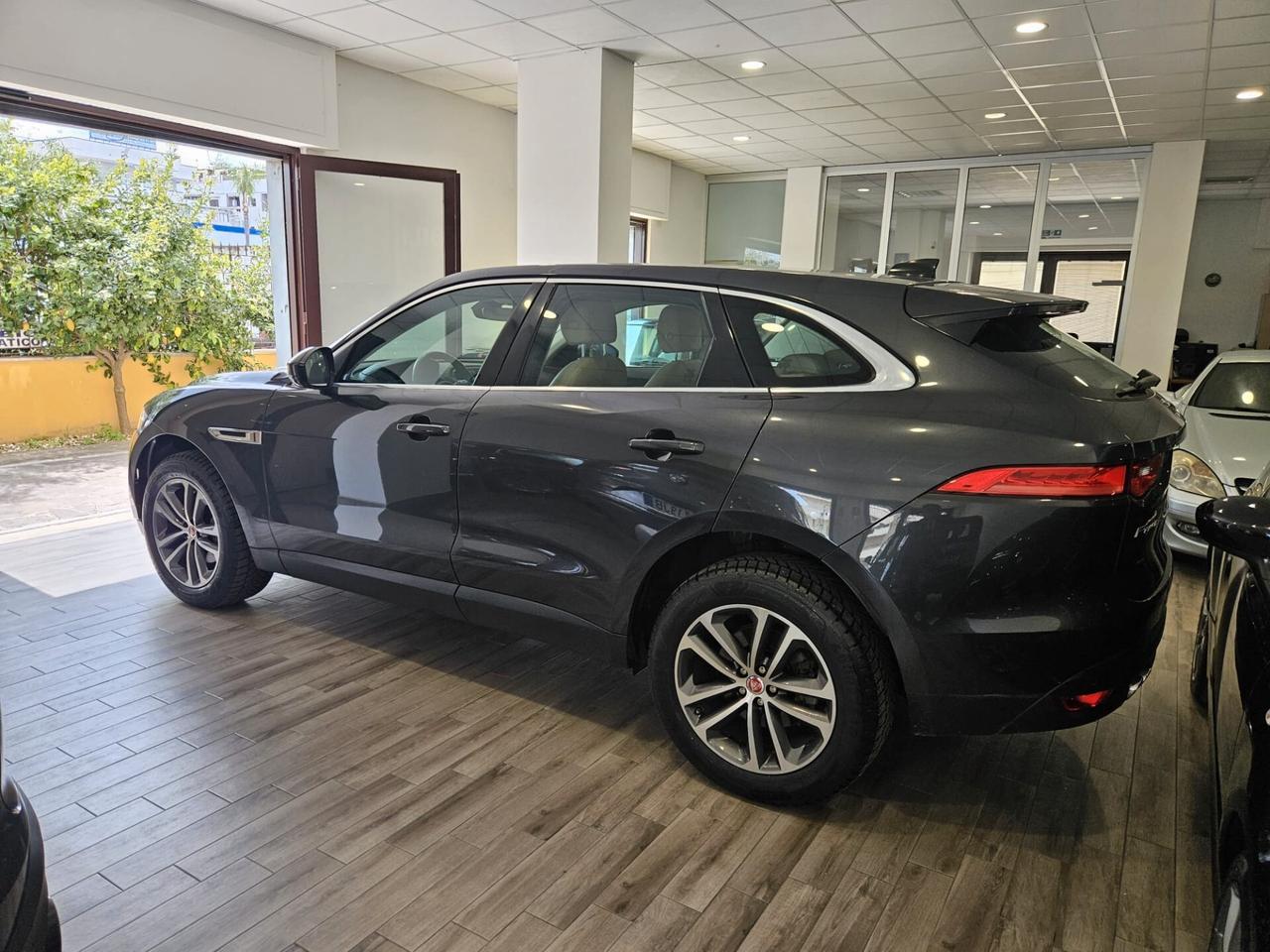 Jaguar F-Pace 2.0 D 180 CV AWD aut. Prestige