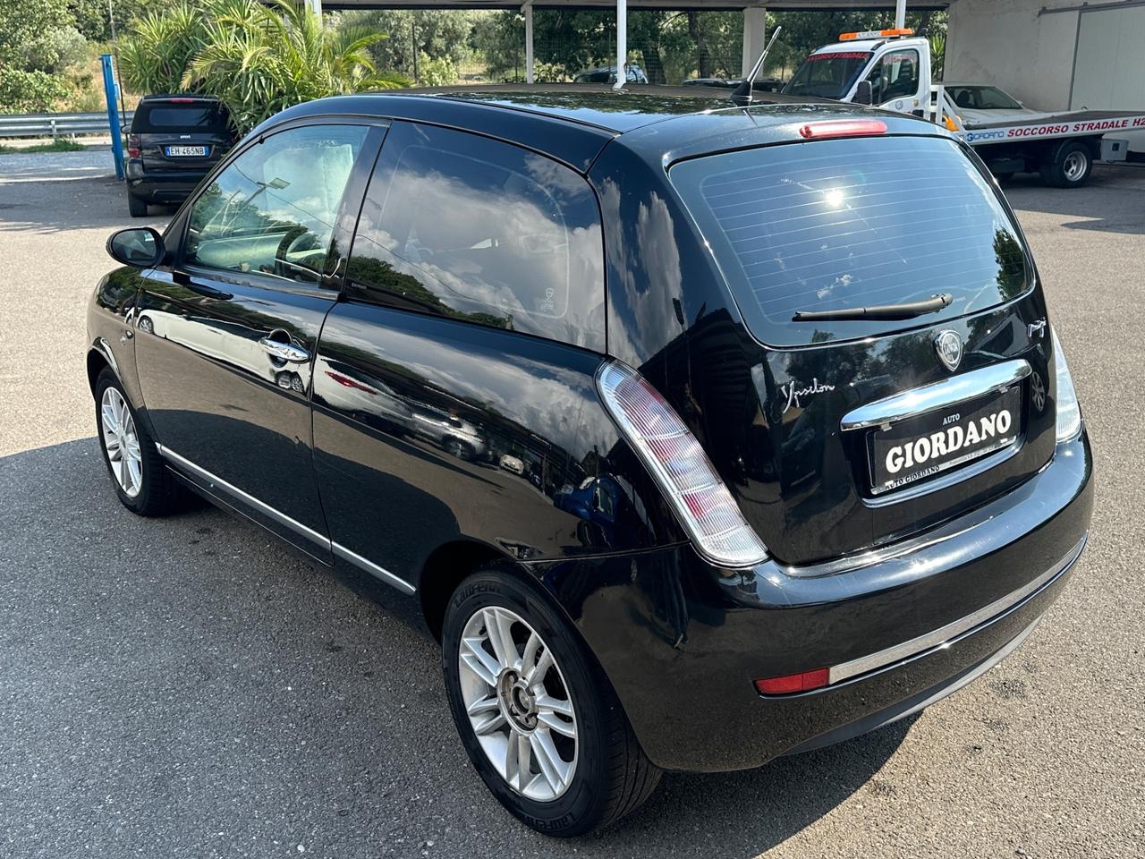 Lancia Ypsilon 1.3 MJT 90 CV Oro