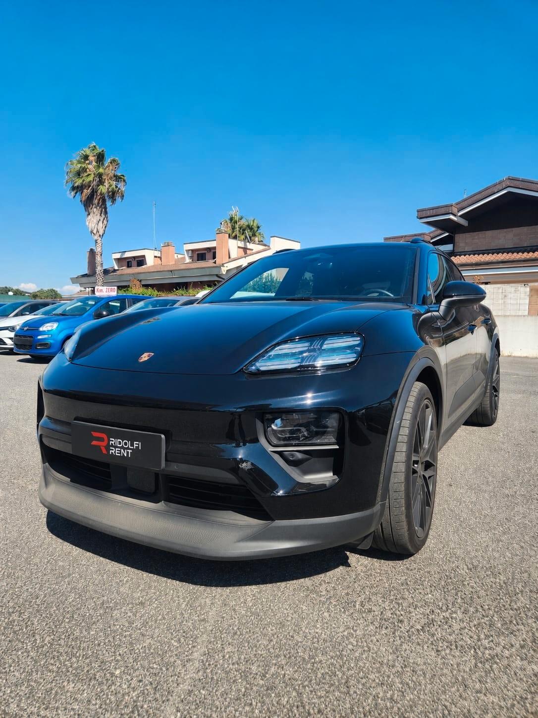 Porsche Macan EV 4