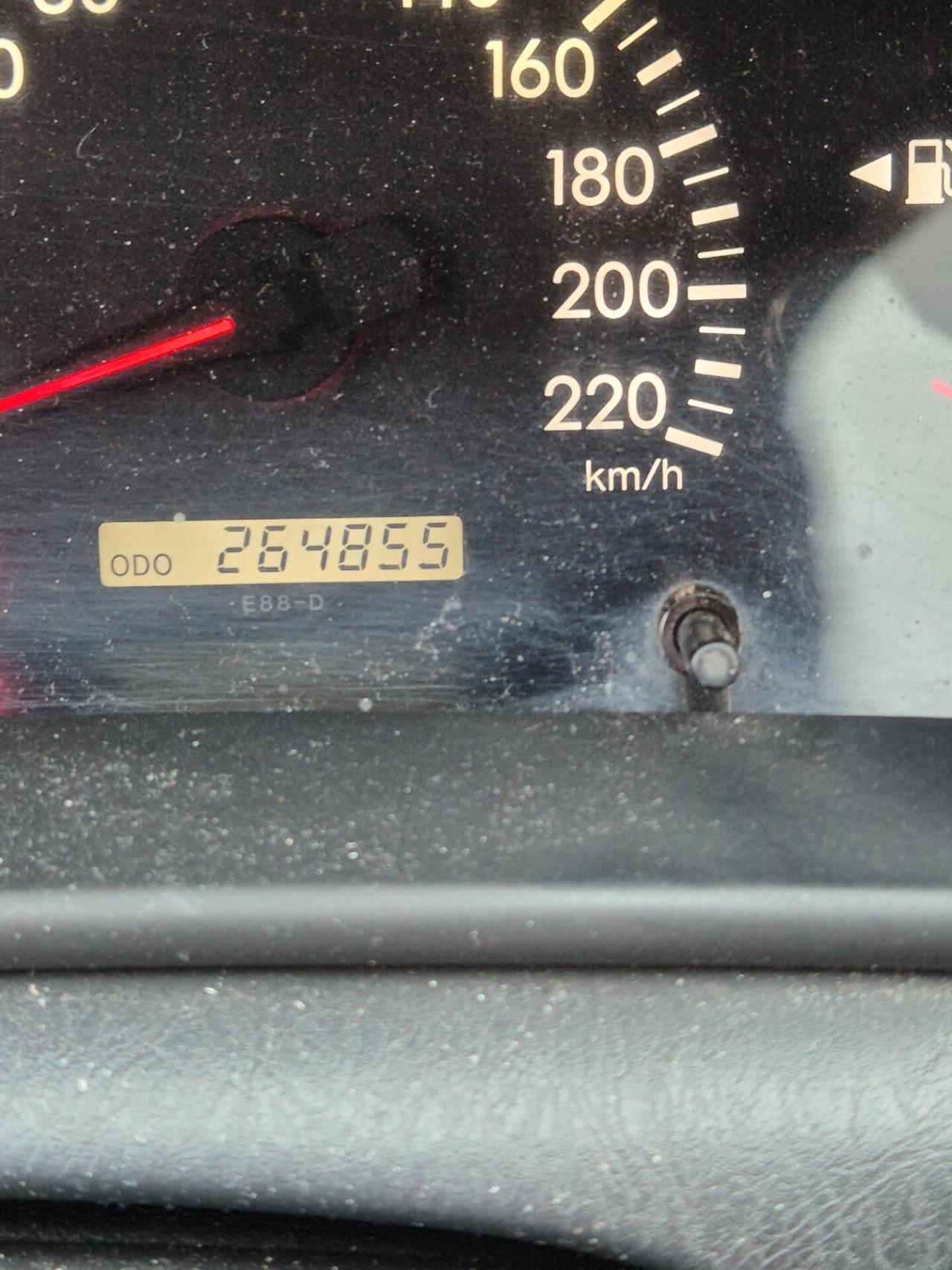 Toyota Corolla 1.6 16V 5 porte radiazione per Africa