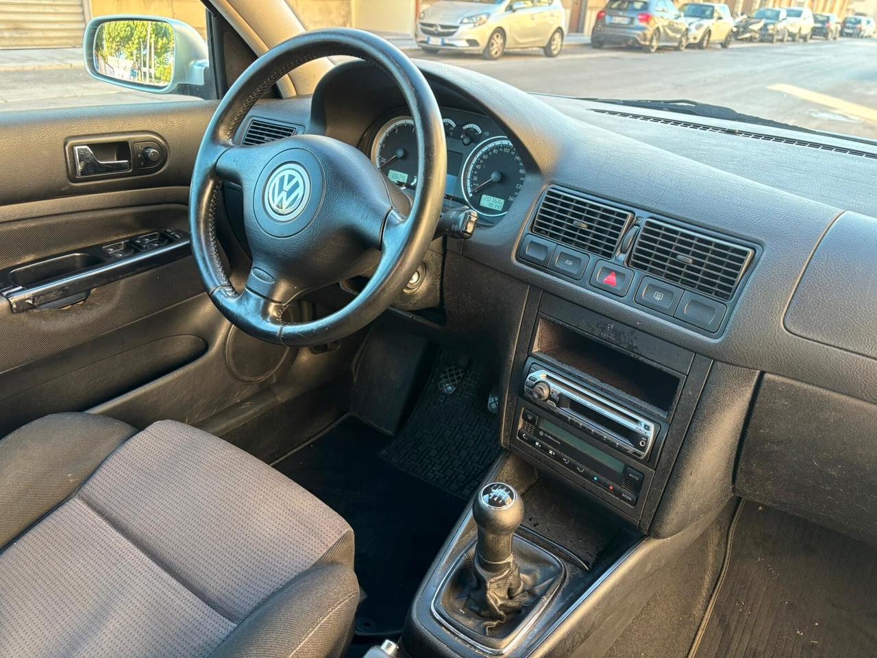 VOLKSWAGEN GOLF 1.9 130 CV