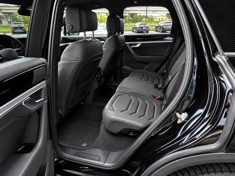 Volkswagen Touareg 3.0 V6 TDI scr Elegance autom. 231 CV