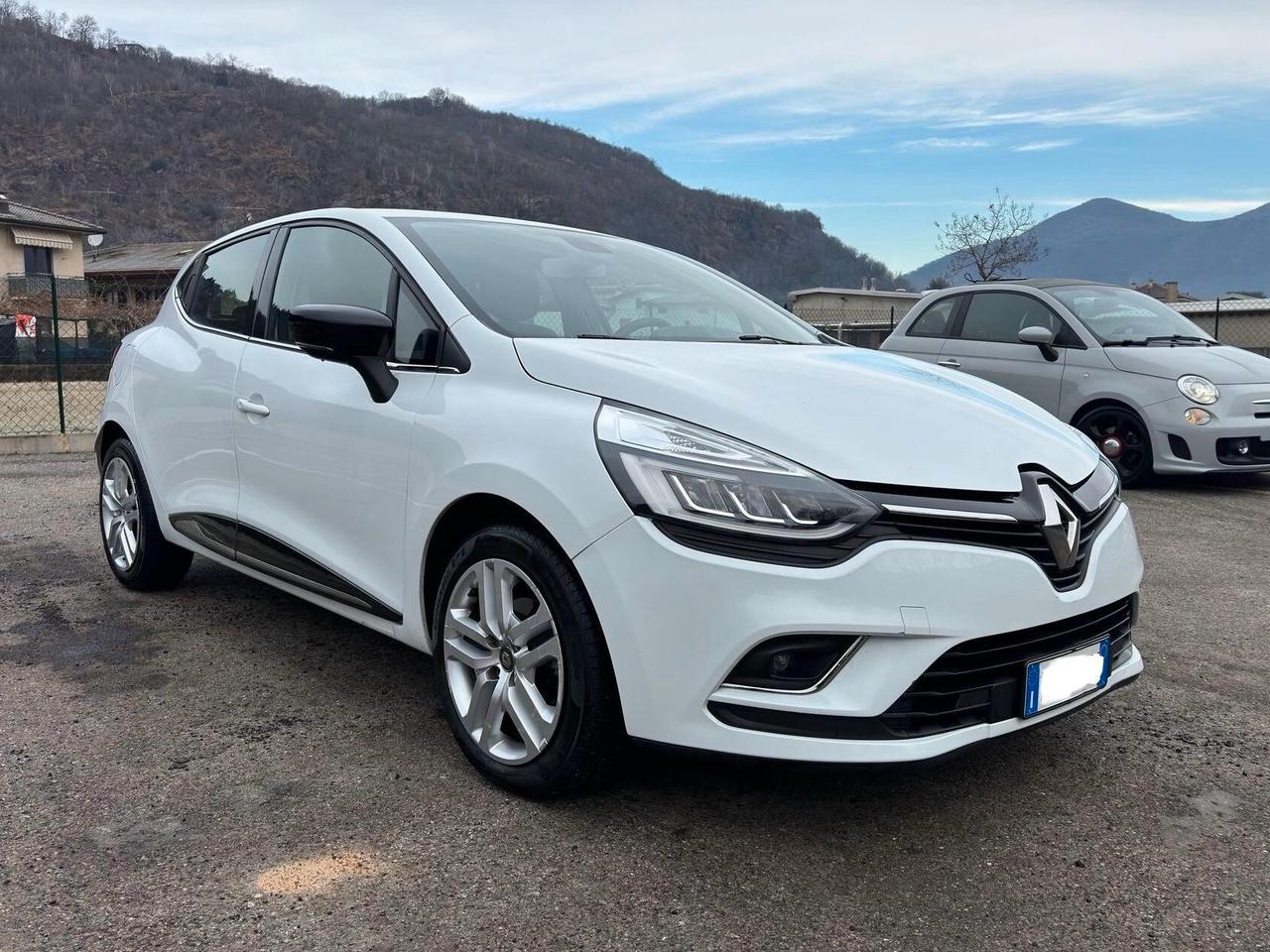 Renault Clio dCi 8V 75 CV 5 porte Moschino Zen