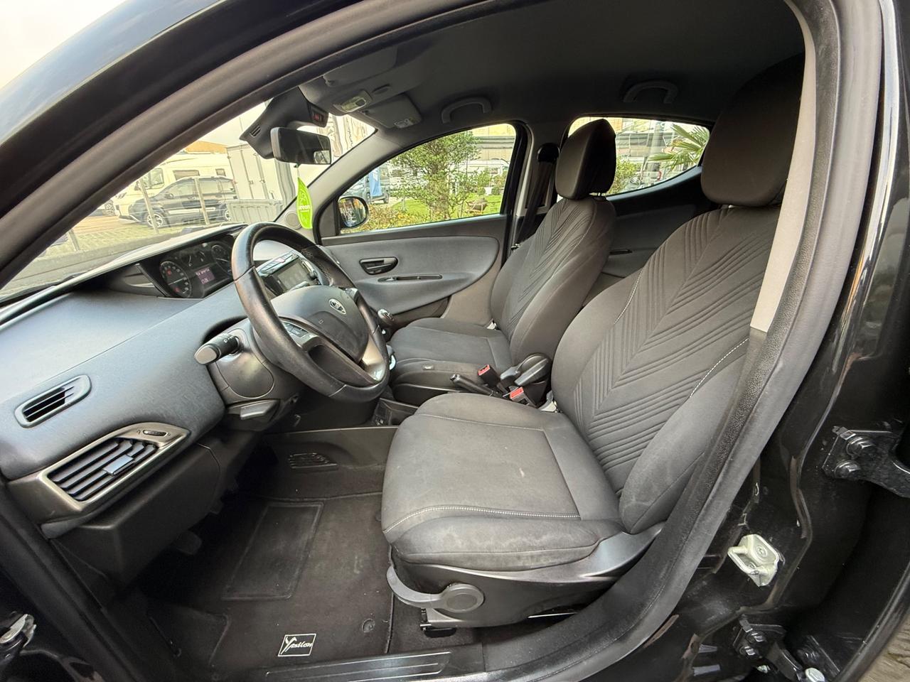 LANCIA YPSILON 1.0 5 PORTE