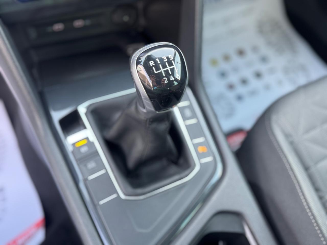 VOLKSWAGEN TIGUAN 2.0 TDI LIFE FULL IVA NEO PATENTATI