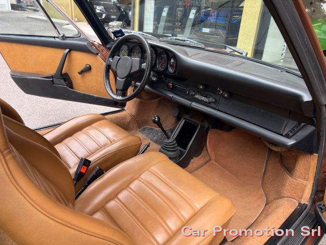 PORSCHE 911 Targa