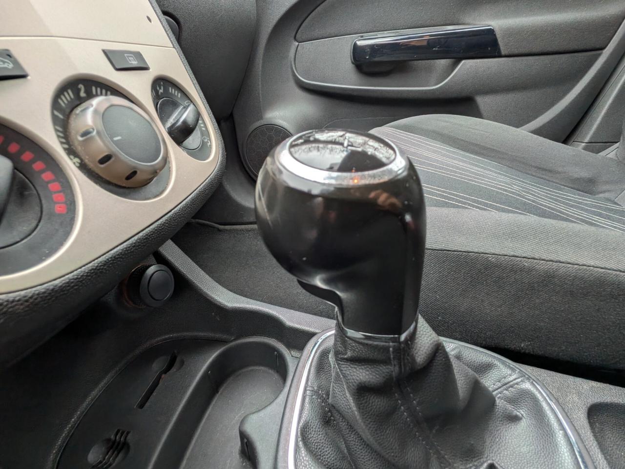 OPEL CORSA 1.2 80cv benzina - UNICO PROPRIETARIO – 2008 NEOPATENTATI