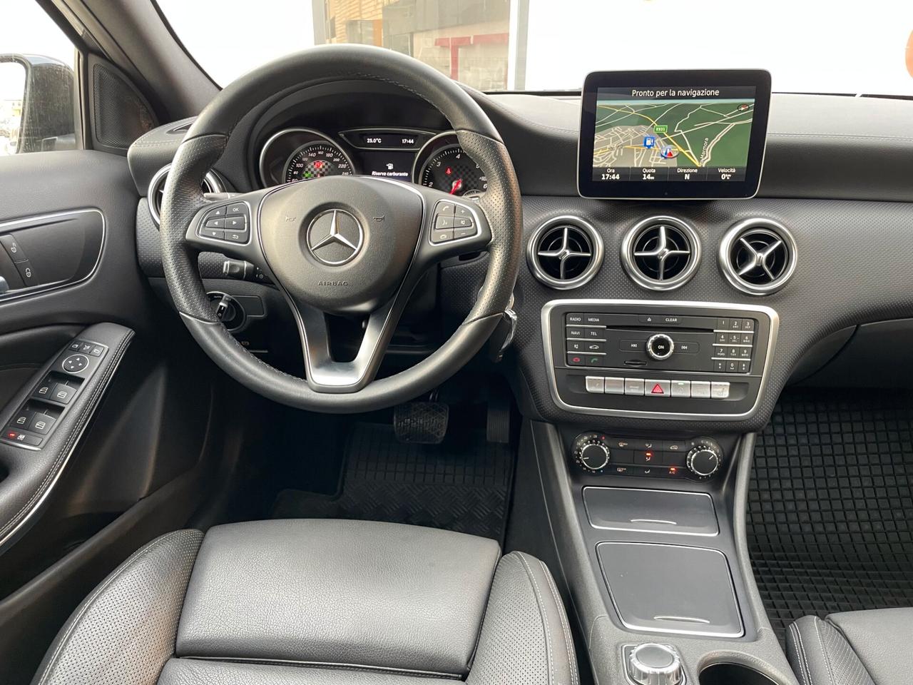 Mercedes-benz A 220 A 220 d Automatic Sport