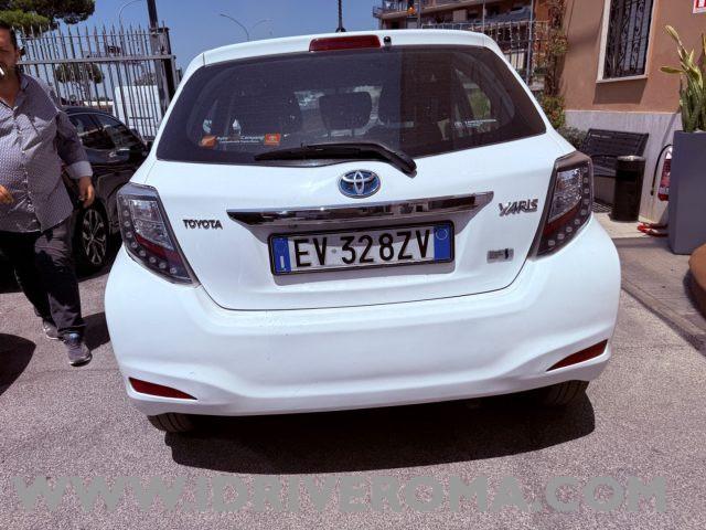 TOYOTA Yaris 1.5 Hybrid 5 porte Lounge "NEOPATENTATI"