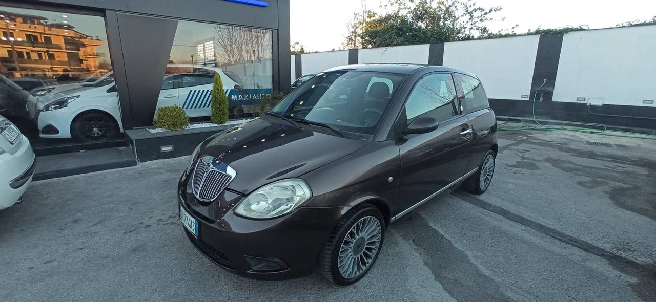 Lancia Ypsilon 1.4 Argento Ecochic GPL