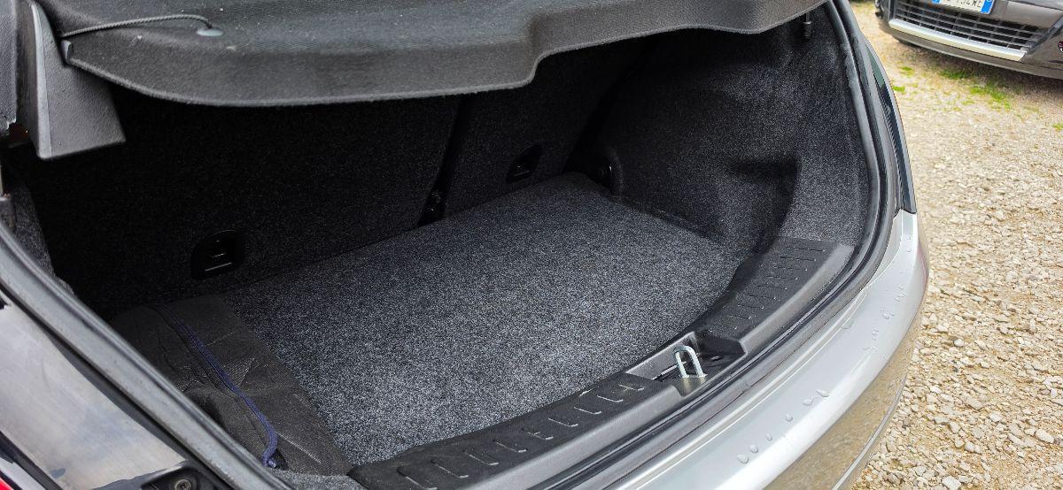 LANCIA Ypsilon 1.2 69 CV 5p. GPL Ecochic Silver