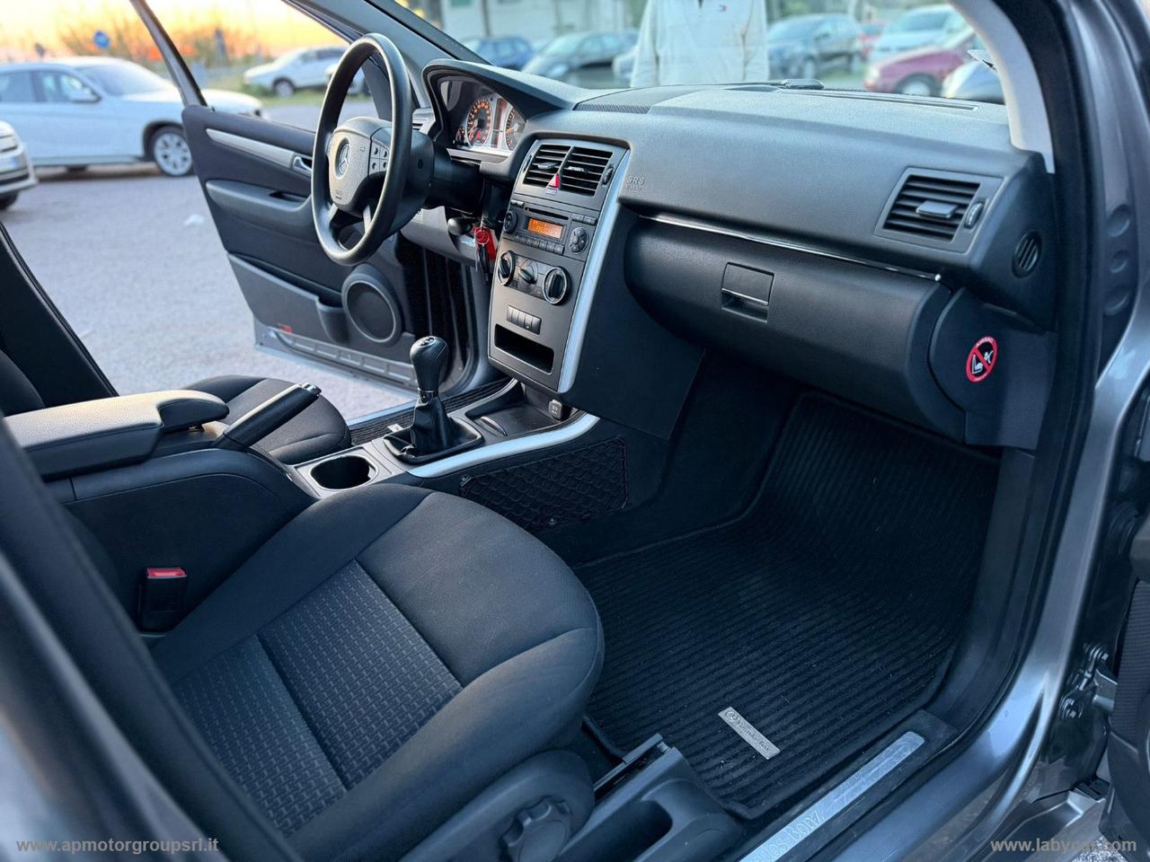 MERCEDES-BENZ B 180 BlueEFFICIENCY Executive