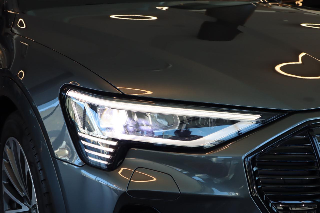 E Tron 55 408CV S-LINE QUATTRO HUD 360° MATRIX 21"