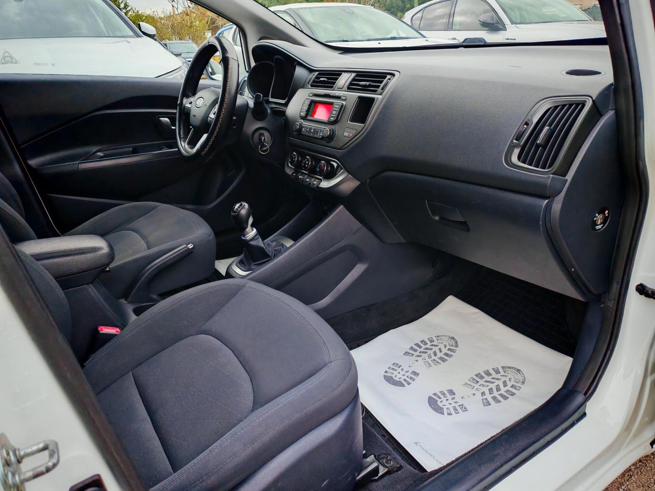 Kia Rio 1.1CRDi EX Plus Full Optional 2013