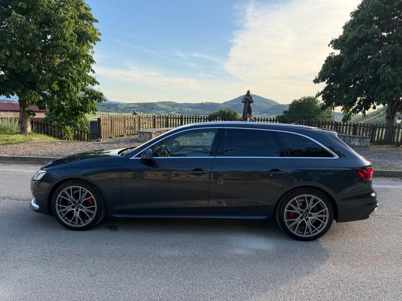 Audi A4 Avant 30 TDI/136 CV S tronic Business Advanced