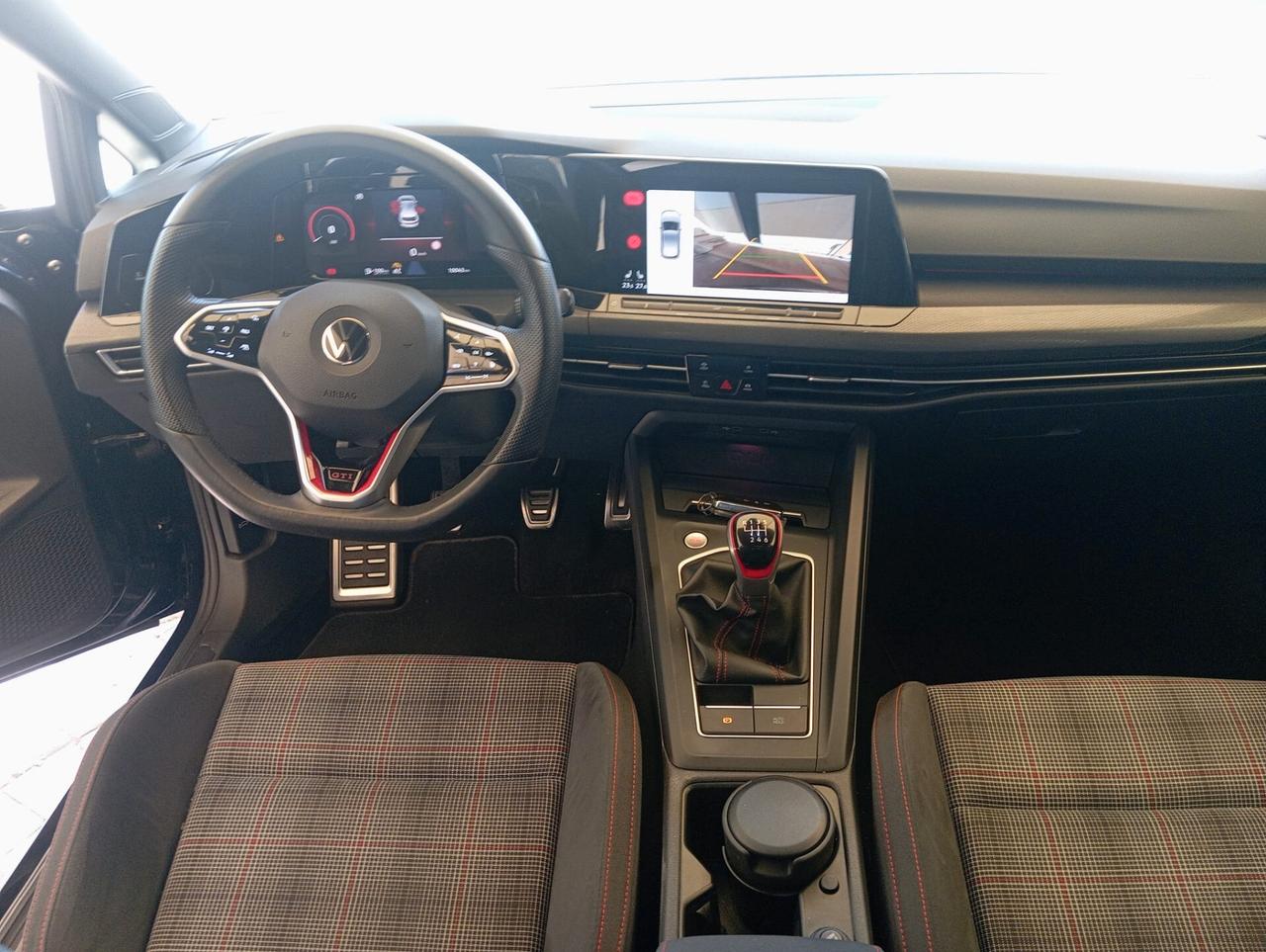 Volkswagen Golf GTI VIII 2.0 TSI
