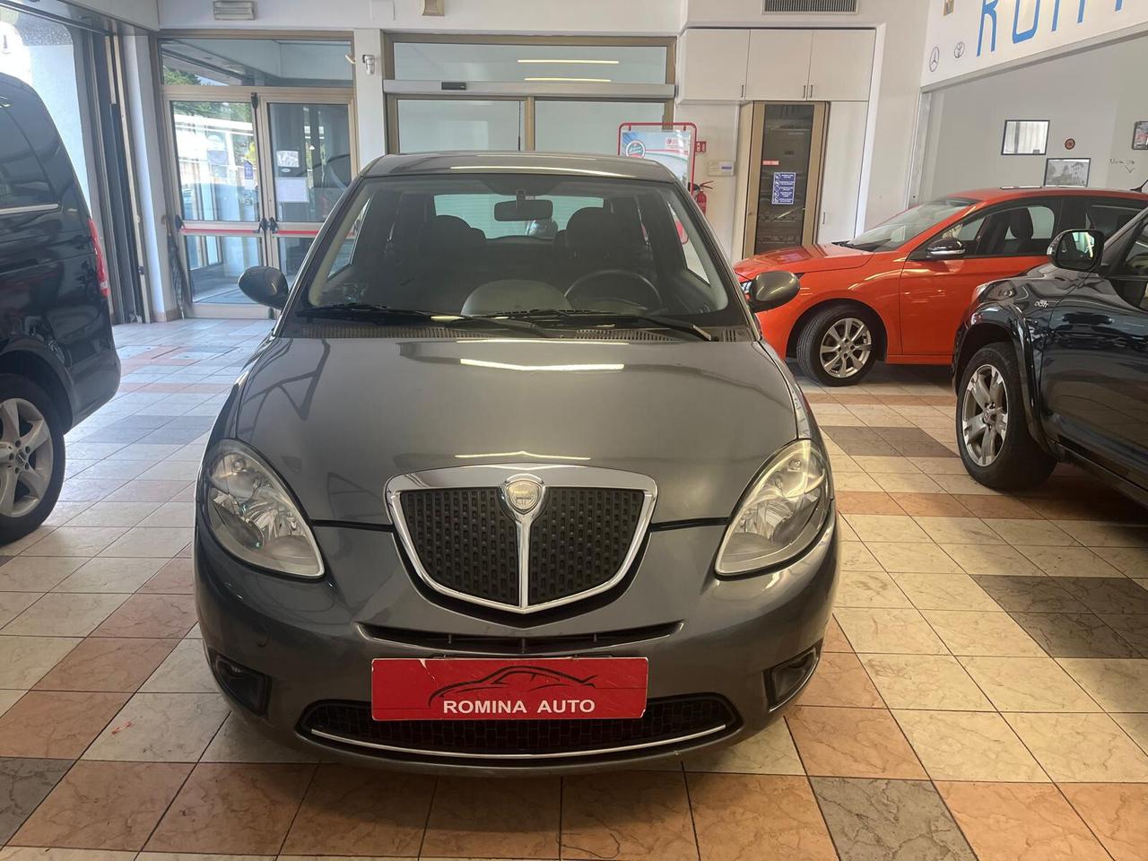 Lancia Ypsilon 1.2 Oro Bianco